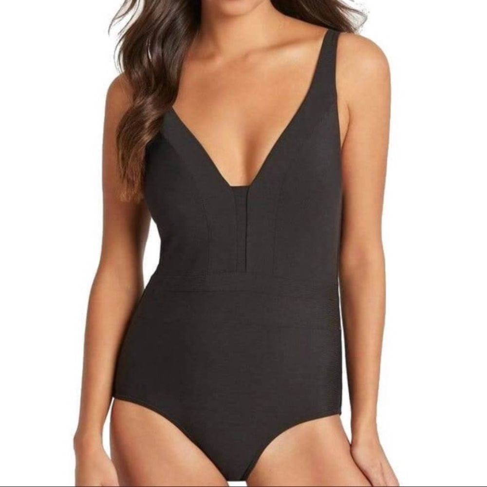 Sea Level Multi-fit Spliced Black One Piece Size 12 MSRP $120 NWT